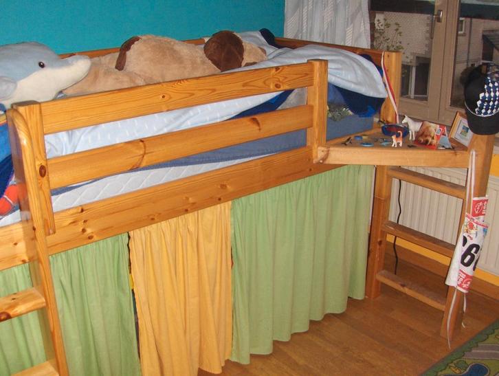 Half hoogslaper met glijbaan, Kinderen en Baby's, Kinderkamer | Stapelbedden en Hoogslapers, Gebruikt, Hoogslaper, Ophalen