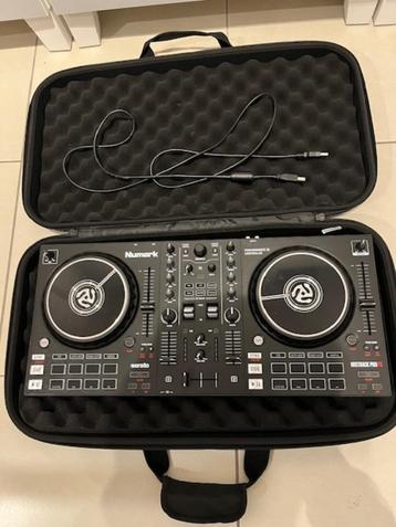 Numark Mixtrack Pro FX contrôleur DJ beschikbaar voor biedingen