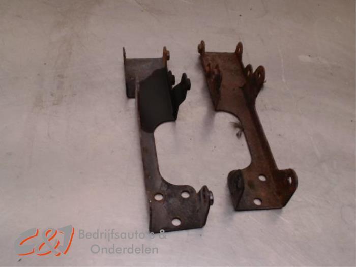 Frontdeel steun van een Iveco Daily, Auto-onderdelen, Carrosserie, Overige automerken, Gebruikt, 3 maanden garantie, Ophalen of Verzenden