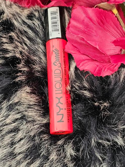 Nyx Liquid Suede crèmekleurige lippenstift Nr. 11 Kitten Hee, Handtassen en Accessoires, Uiterlijk | Cosmetica en Make-up, Zo goed als nieuw