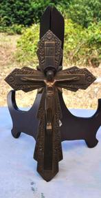 crucifix avec christ en laiton sculpté, Enlèvement ou Envoi