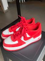 Special edition Nike air force 1, Kleding | Dames, Schoenen, Nike, Ophalen of Verzenden, Zo goed als nieuw, Rood