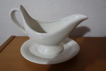 grote sauskom in wit porselein beschikbaar voor biedingen