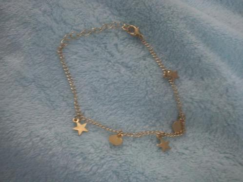 Verguld armbandje met bedeltjes sterretjes, Handtassen en Accessoires, Armbanden, Nieuw, Goud, Goud, Met bedels of kralen, Ophalen of Verzenden