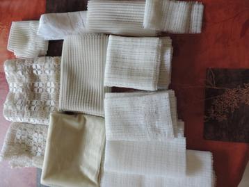 Rideaux divers, 1 lot de 8 rideaux et voilages  beschikbaar voor biedingen