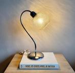 Prachtige vintage art deco style tafellamp met chroom voet!, Huis en Inrichting, Lampen | Tafellampen, Ophalen of Verzenden, Zo goed als nieuw