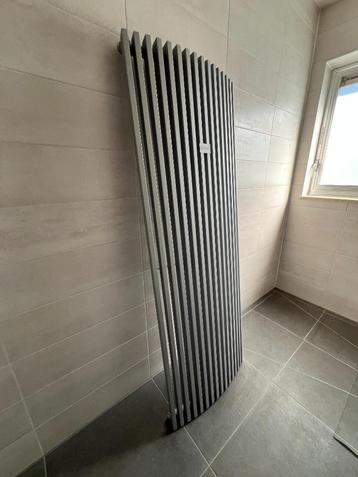 Design radiator Vasco  - grijs metallic beschikbaar voor biedingen