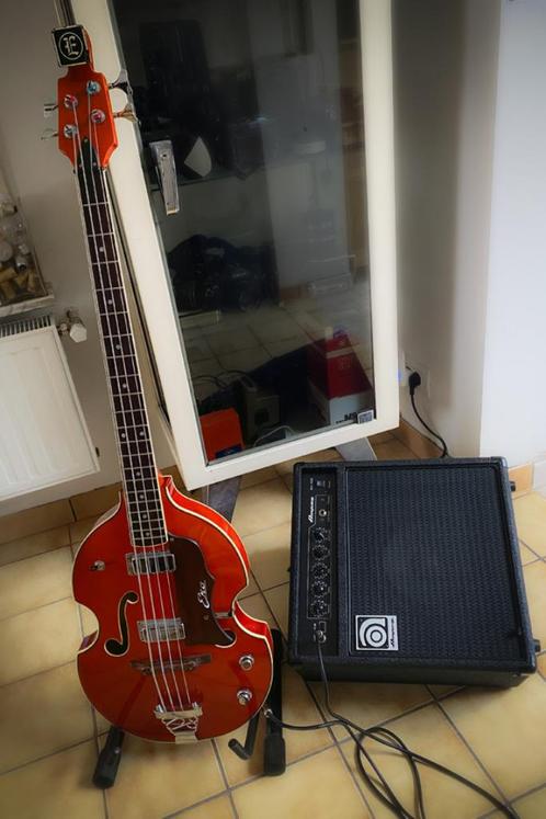 Bass Guitar EKO 995a, Muziek en Instrumenten, Snaarinstrumenten | Gitaren | Bas, Zo goed als nieuw, Elektrisch, Ophalen