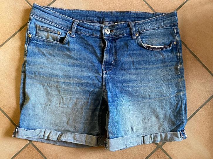 H&M shorts Mom jeans vervaagd blauw Regular Waist T50, Kleding | Dames, Grote Maten, Gedragen, Broek of Spijkerbroek, Blauw, Verzenden