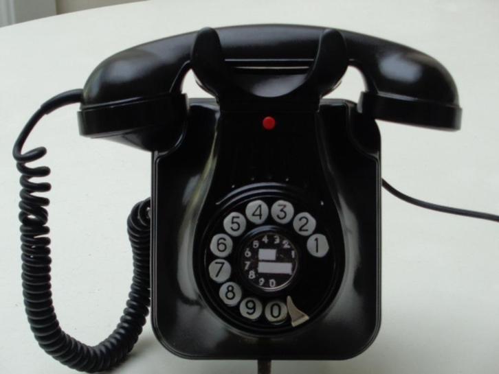 Oude Telefoon Bell Telephone Anvers in Bakeliet uit 1946, Telecommunicatie, Vaste telefoons | Niet Draadloos, Gebruikt, Bakeliet