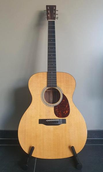 Martin OM-21 en parfait état, Musique & Instruments, Enlèvement, Comme neuf, Guitare Western ou Guitare Folk, Avec valise