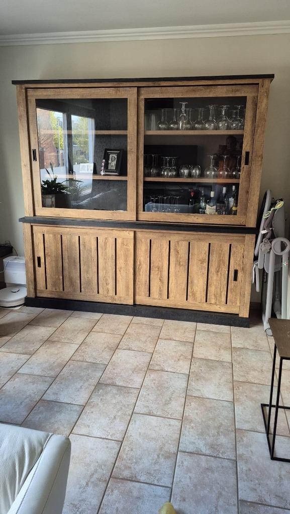 wandkast/barkast, Huis en Inrichting, Kasten | Wandmeubels, Zo goed als nieuw, Met deur(en), Met plank(en), Overige houtsoorten