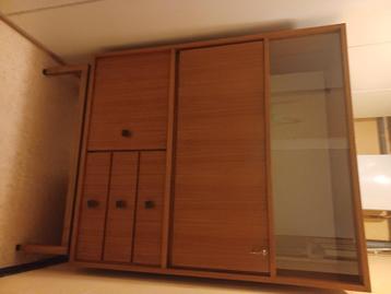 Vintage teak bureaukast beschikbaar voor biedingen