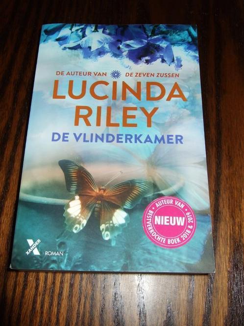 Lucinda RILEY :  "DE VLINDERKAMER", Boeken, Romans, Zo goed als nieuw, Ophalen of Verzenden