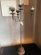 Hoge metalen roestkleurige kandelaar, ., Ophalen of Verzenden, Zo goed als nieuw, .