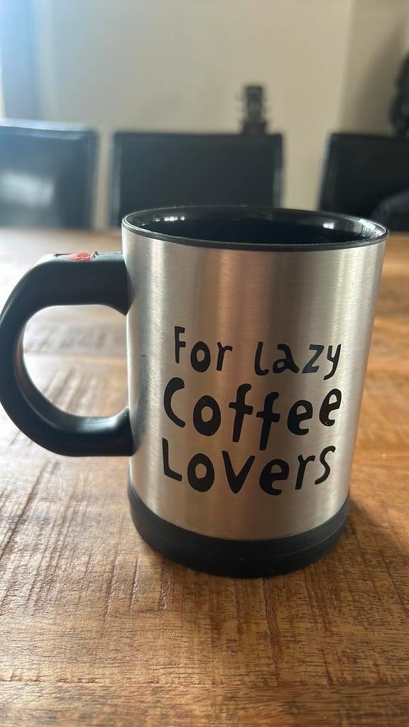 Mok/gadget koffietas met mixertje ingebouwd, Huis en Inrichting, Keuken | Servies, Zo goed als nieuw, Overige typen, Overige stijlen