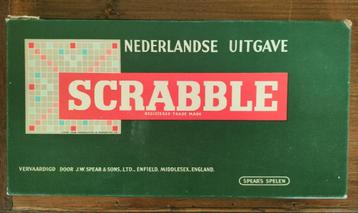 Scrabble. Nederlandse editie. Houten letters & letterhouders beschikbaar voor biedingen