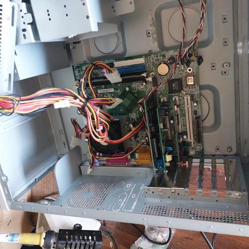 vintage Athlon 1100Mhz 128MB ram 40GB harde schijf, Computers en Software, Vintage Computers, Ophalen of Verzenden