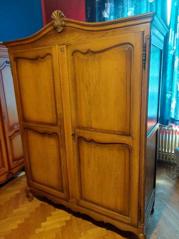 Massieve eiken vintage kledingkast / armoire beschikbaar voor biedingen