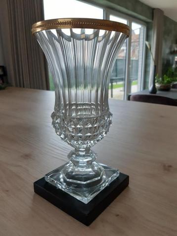  Vaas kristal met vergulde afwerking  beschikbaar voor biedingen