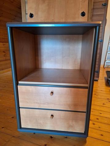 Bed nachtkastje en boekenrek merk Emdeka beschikbaar voor biedingen