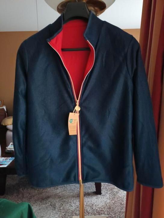 Volledig nieuwe jas uit fleece, Kleding | Dames, Homewear, Nieuw, Maat 42/44 (L), Rood, Ophalen of Verzenden