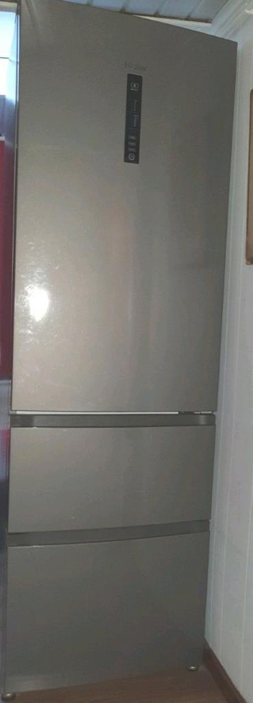 Haier Combi koelkast, Elektronische apparatuur, Koelkasten en IJskasten, Zo goed als nieuw, Met aparte vriezer, 200 liter of meer