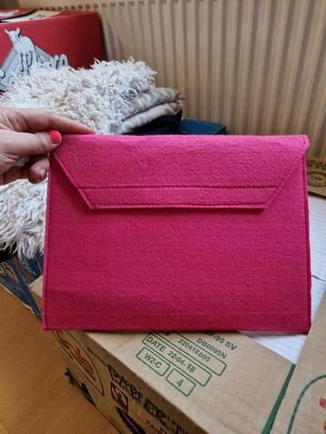 enveloppe voor ipad, ipadhoes, roze zakje met klittenband beschikbaar voor biedingen