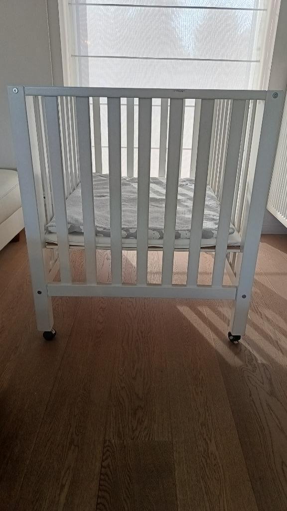 Babypark + toebehoren, Kinderen en Baby's, Babyparken, Zo goed als nieuw, Rechthoekig, In hoogte verstelbaar, Boxkleed, Wieltjes