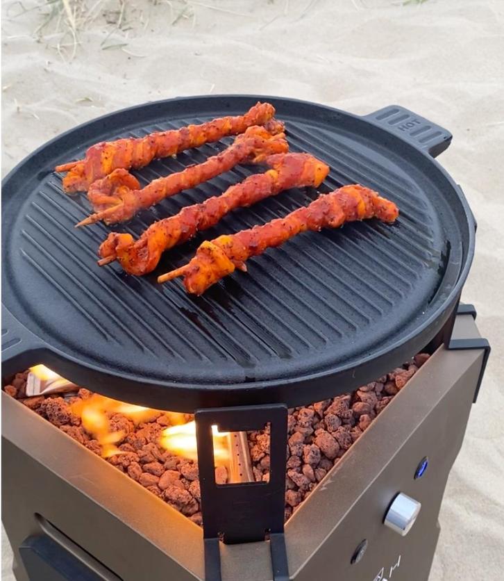 gasvuur met bak plaat, bluetooth speakers en dansende vlam, Tuin en Terras, Gasbarbecues, Gebruikt, Ophalen