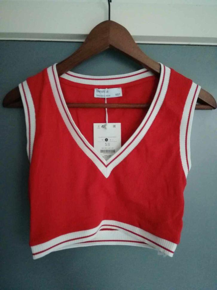 Bershka - Rood/wit topje met V-hals, Kleding | Dames, Topjes, Nieuw, Maat 36 (S), Rood, Zonder mouw, Ophalen of Verzenden