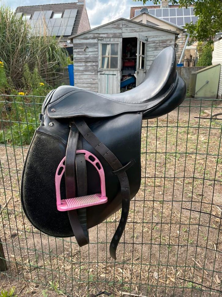 Veelzijdigheid zadel te koop, Dieren en Toebehoren, Paarden en Pony's | Zadels, Gebruikt, Recreatie, Ophalen