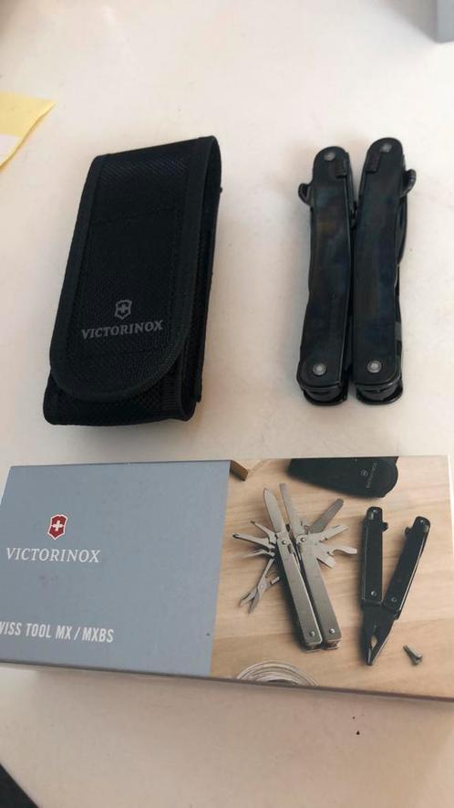 Victorinox 120€, Caravanes & Camping, Outils de camping, Comme neuf