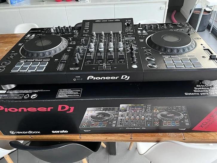 Pioneer DJ XDJ - XZ + decksaver + flight bag, Musique & Instruments, DJ sets & Platines, Comme neuf, Pioneer, Enlèvement