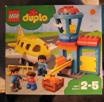 Lego duplo airport (10871) beschikbaar voor biedingen