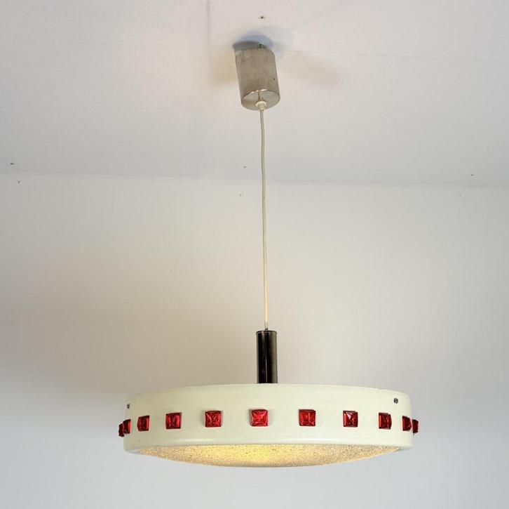 Vintage DDR ufolamp, wit met rode elementen, Huis en Inrichting, Lampen | Hanglampen, Gebruikt, 50 tot 75 cm, Kunststof, Metaal