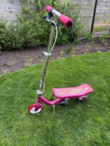 Space Scooter Roze beschikbaar voor biedingen