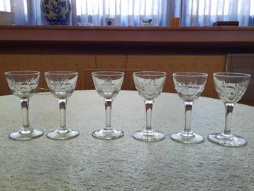 6 vintage bewerkte borrelglaasjes beschikbaar voor biedingen