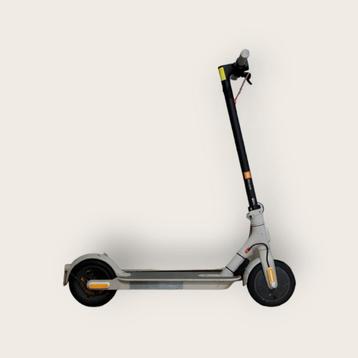 Trottinette électrique xiaomi electric scooter 3 disponible aux enchères