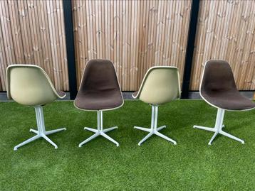 4 Charles & Ray Eames La Fonda chairs