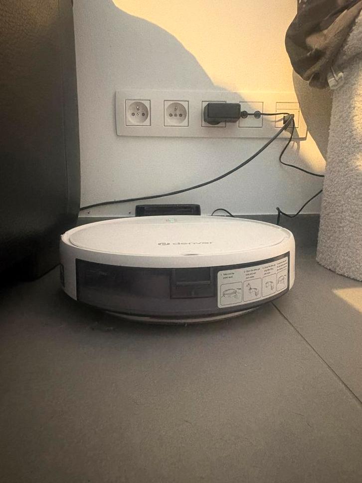 Aspirateur -laveur robot, Elektronische apparatuur, Stofzuigers, Zo goed als nieuw, Robotstofzuiger, 2000 watt of meer, Reservoir