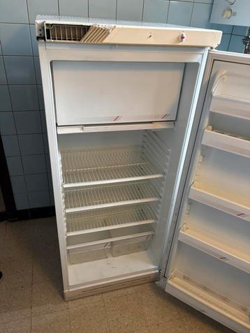 Frigo disponible aux enchères