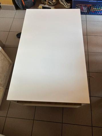 Salontafel  beschikbaar voor biedingen
