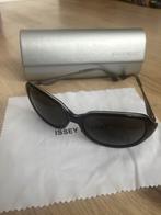 Zonnebril Issey Miyake vintage, Handtassen en Accessoires, Zonnebrillen en Brillen | Dames, Zonnebril, Zwart, Zo goed als nieuw