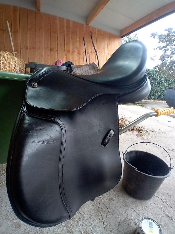 Collegiate 16.5 inch vzh, Dieren en Toebehoren, Paarden en Pony's | Zadels, Zo goed als nieuw, Recreatie, Ophalen