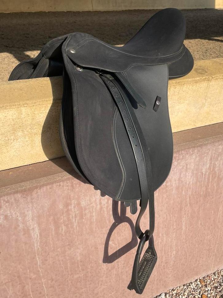 Wintec 2000 veelzijdigheids zadel te koop, Dieren en Toebehoren, Paarden en Pony's | Zadels, Zo goed als nieuw, Ophalen