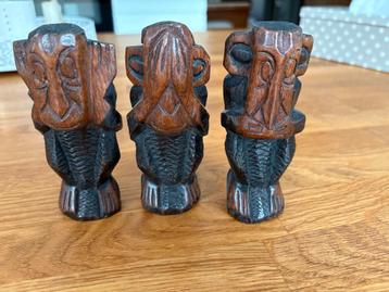Série de 3 singes en bois beschikbaar voor biedingen