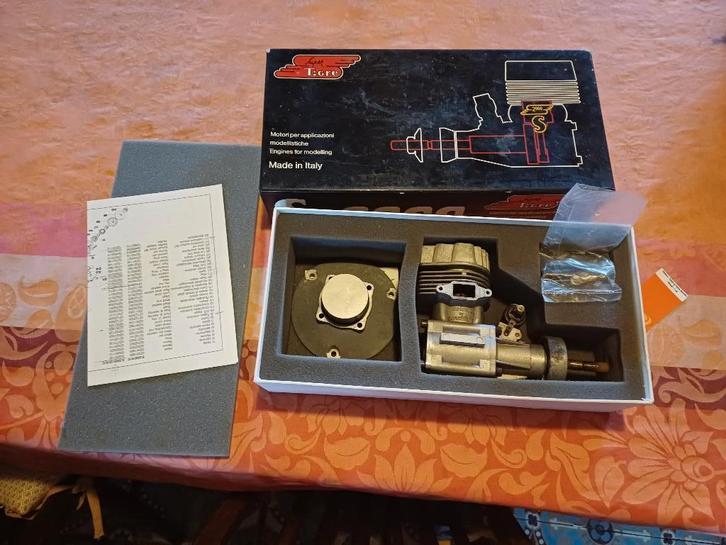 Supertiger NITRO 25CC motor nieuw in doos, Hobby en Vrije tijd, Modelbouw | Radiografisch | Vliegtuigen, Zo goed als nieuw, Nitro