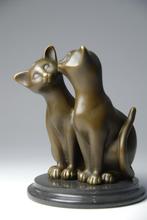 Mooi paar echte bronzen kastanjes gesigneerd Milo, Ophalen of Verzenden