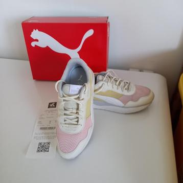 PUMA sport sneakers maat 39 nieuwstaat  beschikbaar voor biedingen